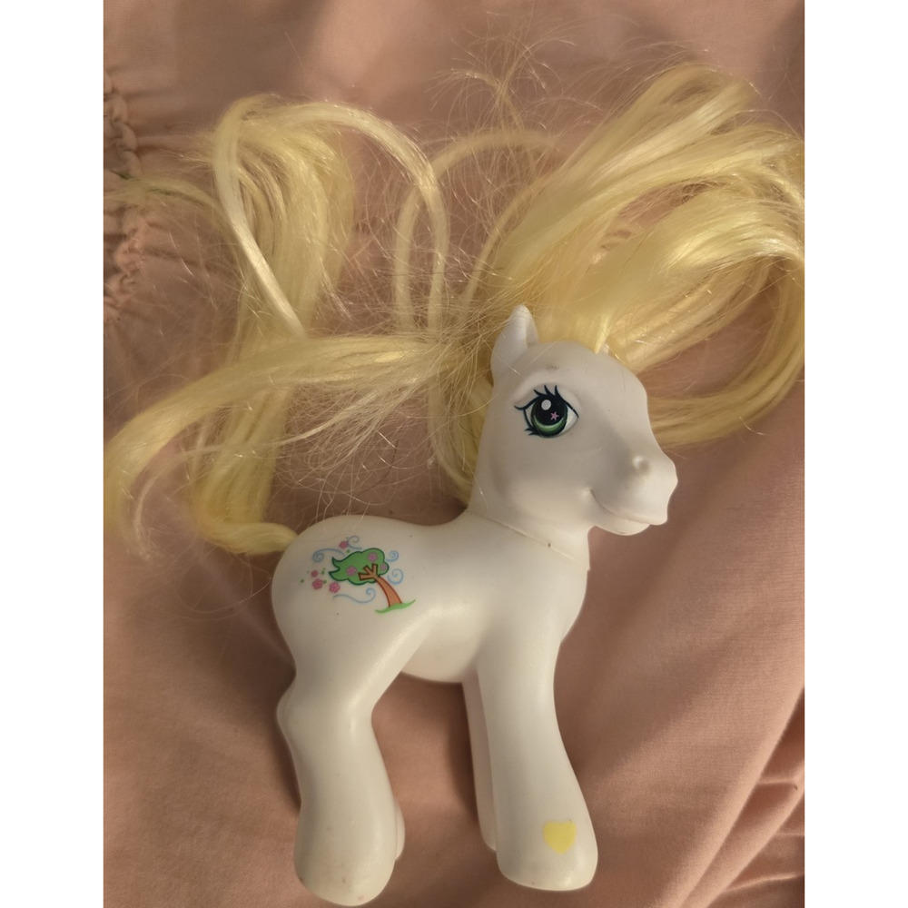 My Little Pony Horse Figure White with Yellow Mane Plastic 2002